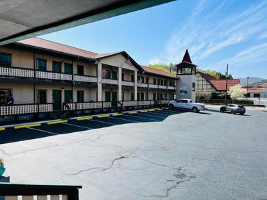 Hotel Alpine Valley Inn