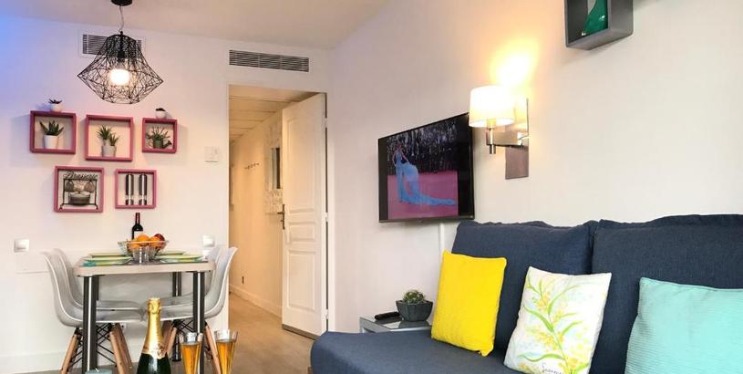 Apartments ZEN BEACH CANNES Sea View Apartment Beach in front X2 Pools-AC-Netflix-Wifi-Free Parking inside