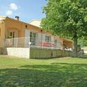 Вилла Detached villa with enclosed beautiful garden and private pool 1km from C reste