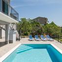 Hotel Vacation house with the pool near river Cetina