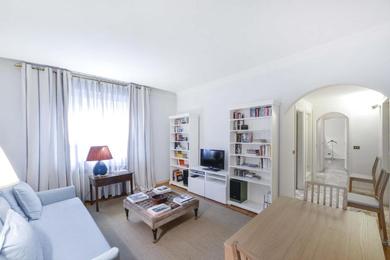 Roomy Apartment in Missori near metro and Duomo