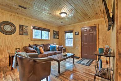 Holiday home Cozy Creekside Cabin about 24 Mi to Red River!