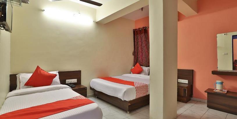 Hotel OYO 2427 Hotel Raj Palace