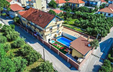 Дом отдыха Awesome Home In Zadar With 6 Bedrooms, Wifi And Outdoor Swimming Pool