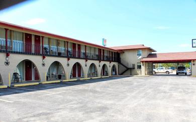 Мотель Executive Inn Goliad