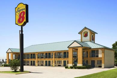 Мотель Super 8 by Wyndham Grand Prairie Southwest