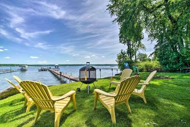 Holiday home Lakefront Mayville Cottage with Dock and Grill!
