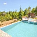Дом отдыха Awesome home in Bordezac with Outdoor swimming pool