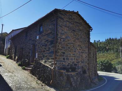Дом отдыха 400 year old stone farmhouse in Oleiros