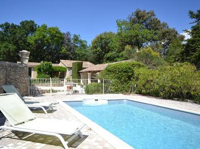 Дом отдыха Nice house with garden and private pool in Vaison La Romaine
