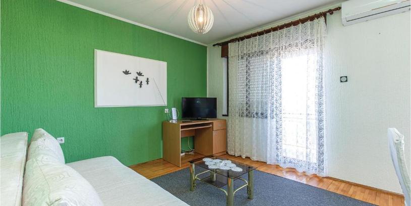 Апартаменты Beautiful apartment in Novi Vinodolski with 2 Bedrooms and WiFi