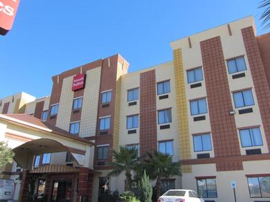 Отель Amerik Suites Laredo at Mall Del Norte