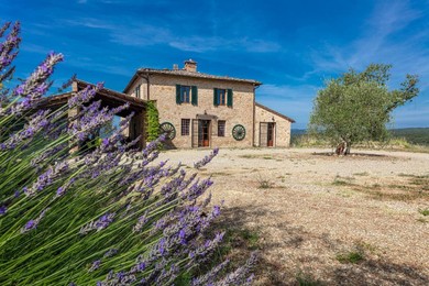 Guest house Tuscan Farmhouse near Siena