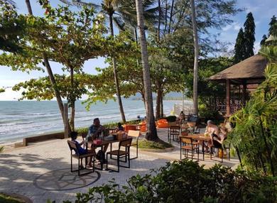 Хостел Chill Inn Lipa Noi Hostel and Beach Cafe