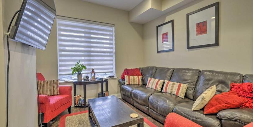Holiday home Pet-Friendly DC Townhome Walk to NoMa Metro!