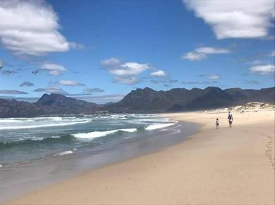 Chalet Nature Escape close to Cape Town. Lagoon, beach, freedom...