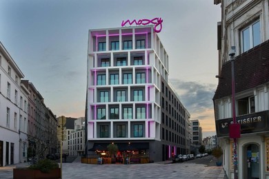 Отель Moxy Brussels City Center