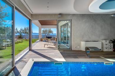 Villa New! 5-star VILLA M with indoor Pool, Jacuzzi, Finnish sauna, near town Split