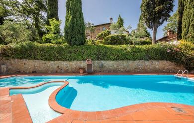  Beautiful apartment in Montaione with Outdoor swimming pool, WiFi and 2 Bedrooms