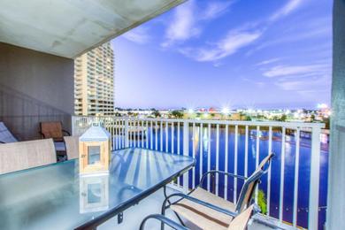 Holiday home Laketown Wharf 219! New unit, 1 BD, 2 bath, And Amazing Amenities!