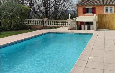 Amazing home in St-Quentin-la-Poterie with Outdoor swimming pool, 3 Bedrooms and WiFi