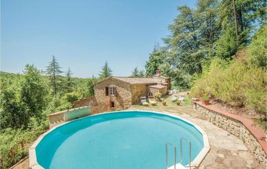 Amazing Home In Gaiole In Chianti si With 5 Bedrooms, Private Swimming Pool And Outdoor Swimming Pool