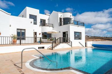 Villa Villa Montaña Lanzarote - Large Private Pool - Sleeps 10