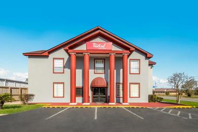 Мотель Red Roof Inn & Suites Pensacola-NAS Corry