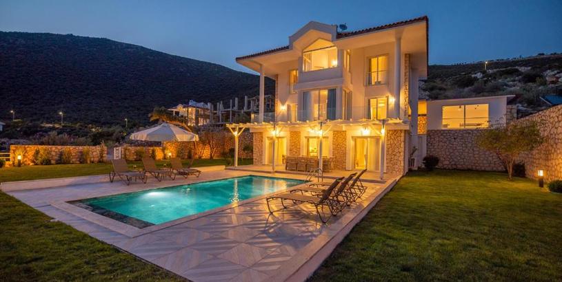 Villa BEACHFRONT SARI VILLA WİTH PRIVATE SWIMMING POOL