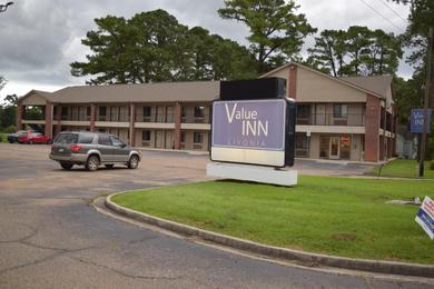 Отель Value Inn - Livonia