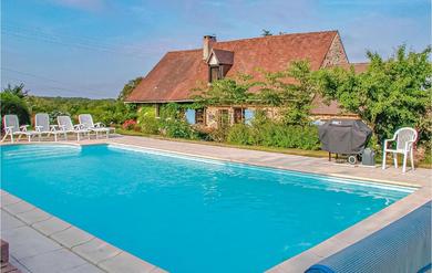Stunning Home In St, Priest La Fougeres With 3 Bedrooms, Wifi And Outdoor Swimming Pool