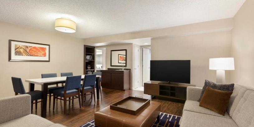 Hotel Embassy Suites by Hilton Chicago Lombard