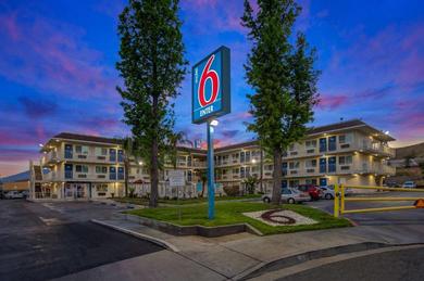 Отель Motel 6-San Bernardino, CA - North