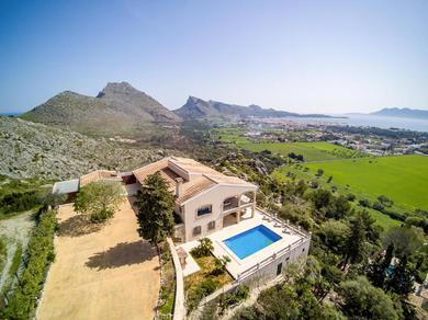 Villa in Sant Vicent de sa Cala Sleeps 8 with Pool and Air Con