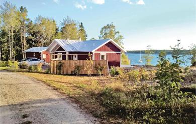 Holiday home Amazing home in Grisslehamn with
