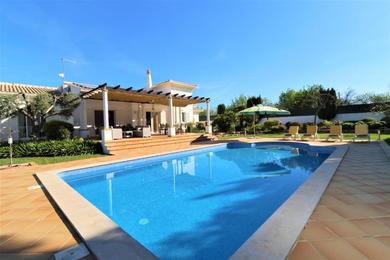 Вилла Villa Jóia - 3 Bedroom Villa with Swimming pool in Boliqueime, near Vilamoura, Algarve