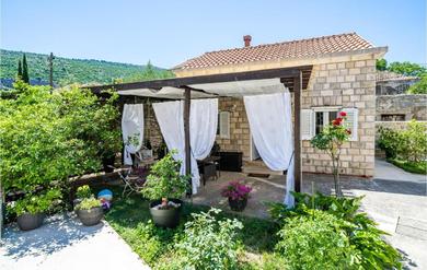 Holiday home Amazing home in Komolac with WiFi and 1 Bedrooms