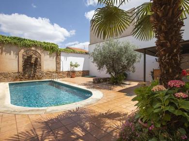 Holiday home Appealing Cottage in Ciudad Real with Private Pool