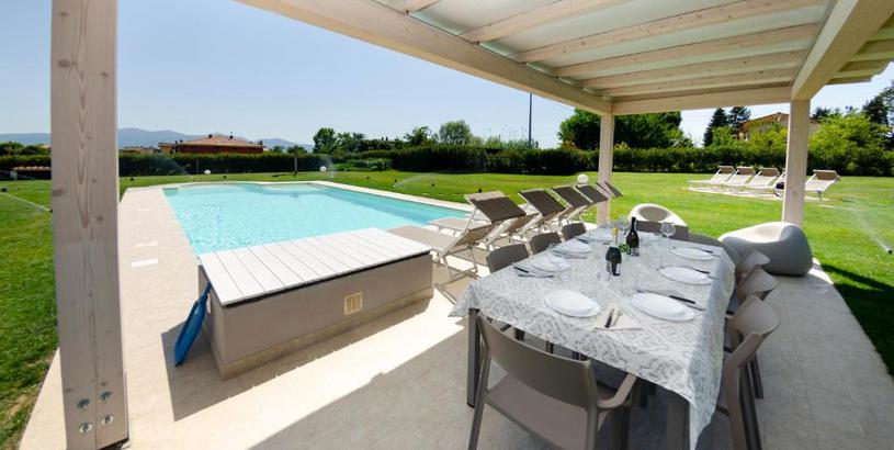 Villa Marlia Villa Sleeps 8 with Pool Air Con and WiFi