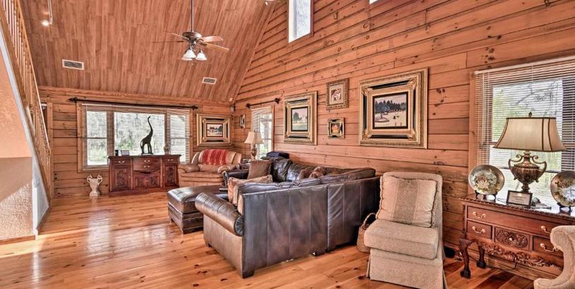 Дом отдыха Ranchero Log Cabin on 40-Acre Farm in Sebring!