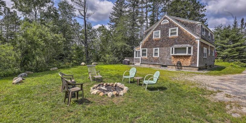 Holiday home Franconia Escape on Half Acre with Fire Pit and Deck!
