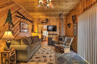 Holiday home Pet-Friendly Cabin Near Outdoor Adventures