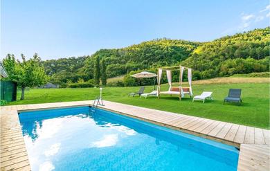 Holiday home Beautiful home in Piobbico with WiFi, 3 Bedrooms and Outdoor swimming pool