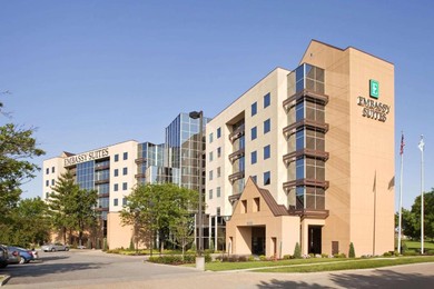 Hotel Embassy Suites by Hilton St Louis Airport