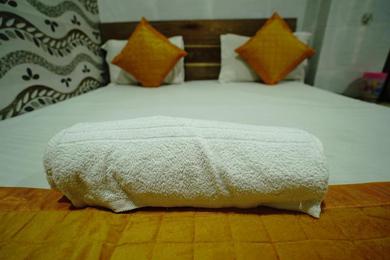 Отель Hotel New Rajdhani Inn - Couple Friendly Stays