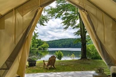 Luxury tent Tentrr State Park Site - Lake Taghkanic Lakeside Triple Site A