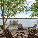 Holiday home Lakefront Luxury