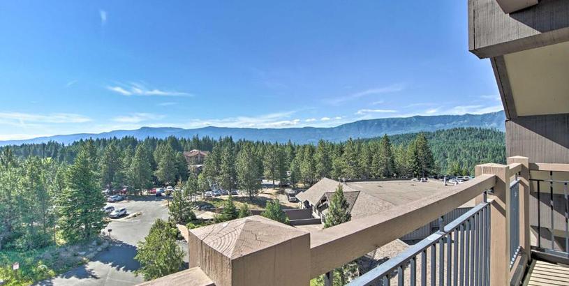 Apartments Chic Cle Elum Resort Condo with Pool and Mountain View