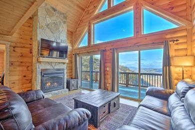 Holiday home McCloud Mtn Peak Cabin with Deck and Panoramic Views!