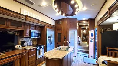 Кемпинг River Ranch RV Retreat Fully Stocked RV with 2 Bathrooms and a Golf Cart 200
